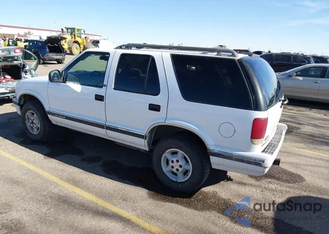 1997 Chevrolet Blazer Ls z USA, uszkodzony, nr VIN 1GNDT13WXVK136735